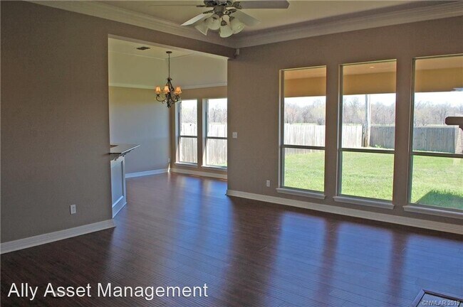 Building Photo - 4 br, 2 bath House - 2192 Stockwell Rd