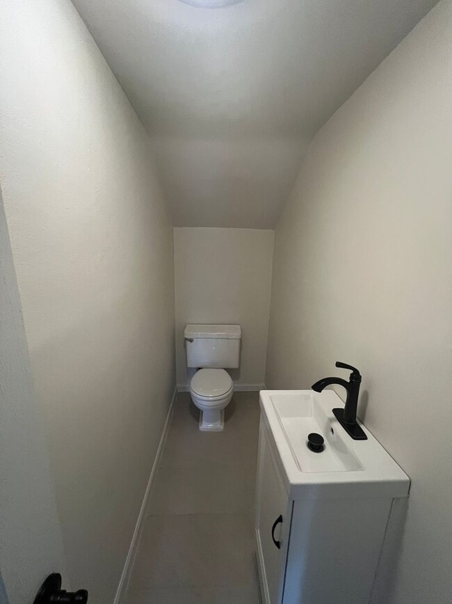 Building Photo - Beautifully Renovated 4-Bedroom Home with ...