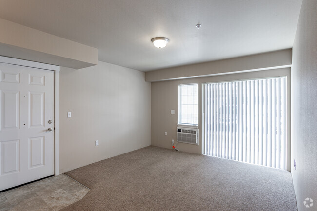 2BR, 2BA - 912 SF - Eastgate Apartments