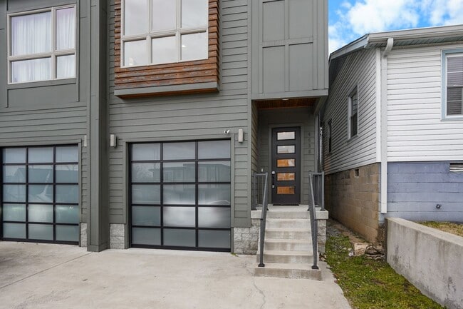 Building Photo - 4638 Kentucky Ave