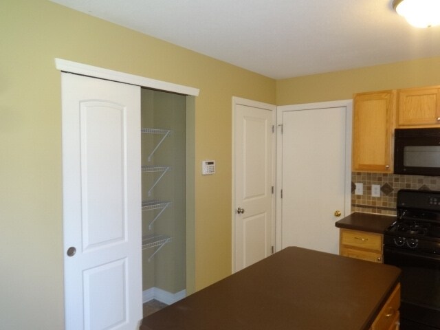 Foto del edificio - 8502 Flowering Cherry Dr