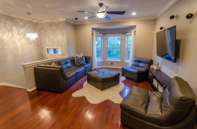 Photo - 1795 Sycamore St House