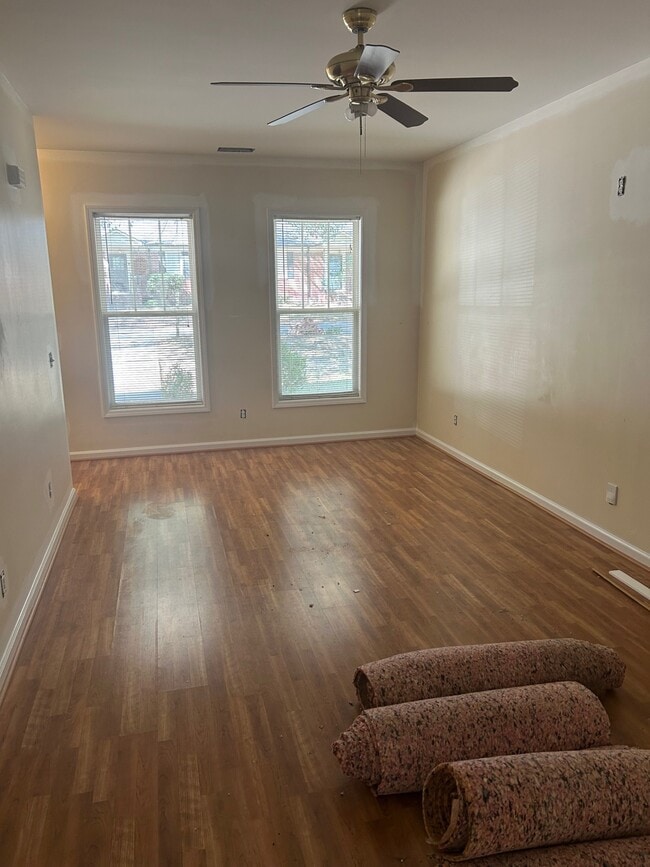 Building Photo - 918 Woodlawn Ave