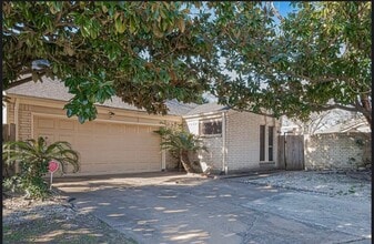 Building Photo - 8706 Belle Glen Dr