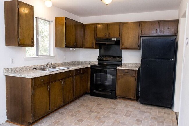 Building Photo - 8330 Middle Rd