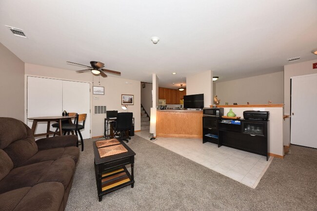 Foto del edificio - 9030 N Park Plaza Ct