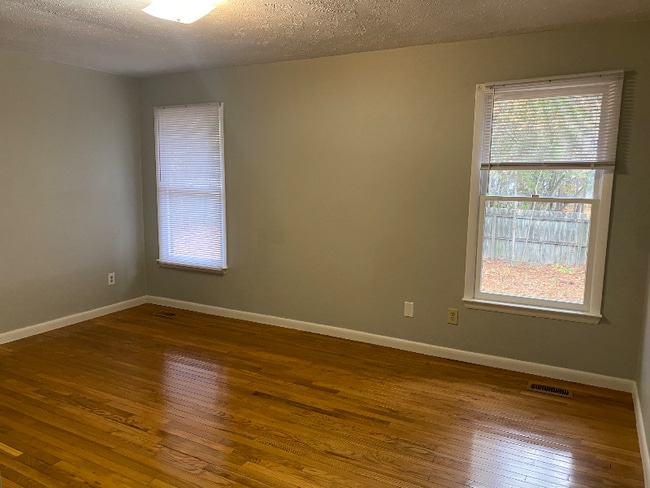 Building Photo - 6809 Kingsgate Dr