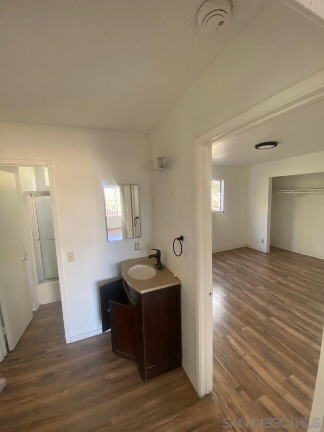 Foto del edificio - 3519 Van Dyke Ave