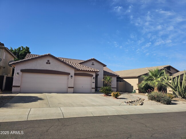 Building Photo - 12815 W Mulberry Dr