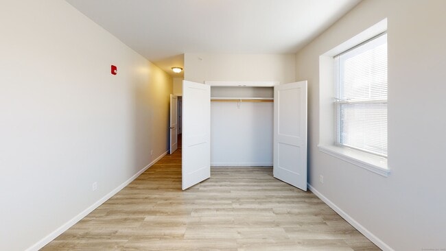 Building Photo - 2836 Fairfield Ave