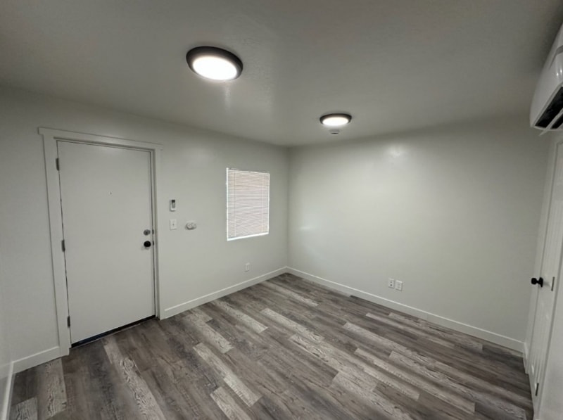 Foto del edificio - 500 S Main St