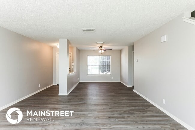 Building Photo - 6135 Lyndell Spring