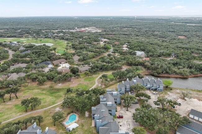 Foto del edificio - 209 Forrest Hills St