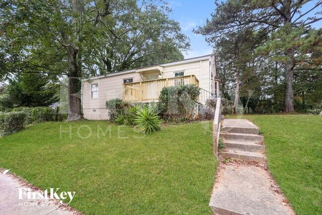 Building Photo - 1560 Avon Ave SW