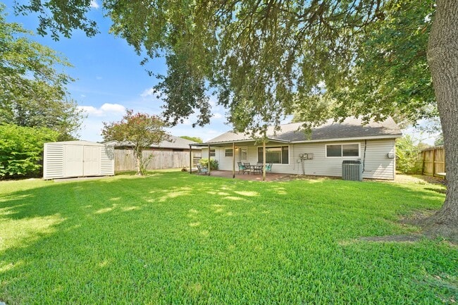 Foto del edificio - 9826 Rustic Gate Rd