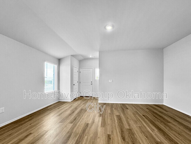 Building Photo - 9701 Stallion Dr