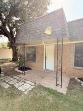 Building Photo - 1380 Garza Ln