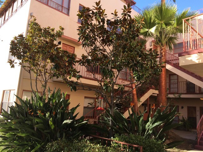 Foto del edificio - 712 Cedar St