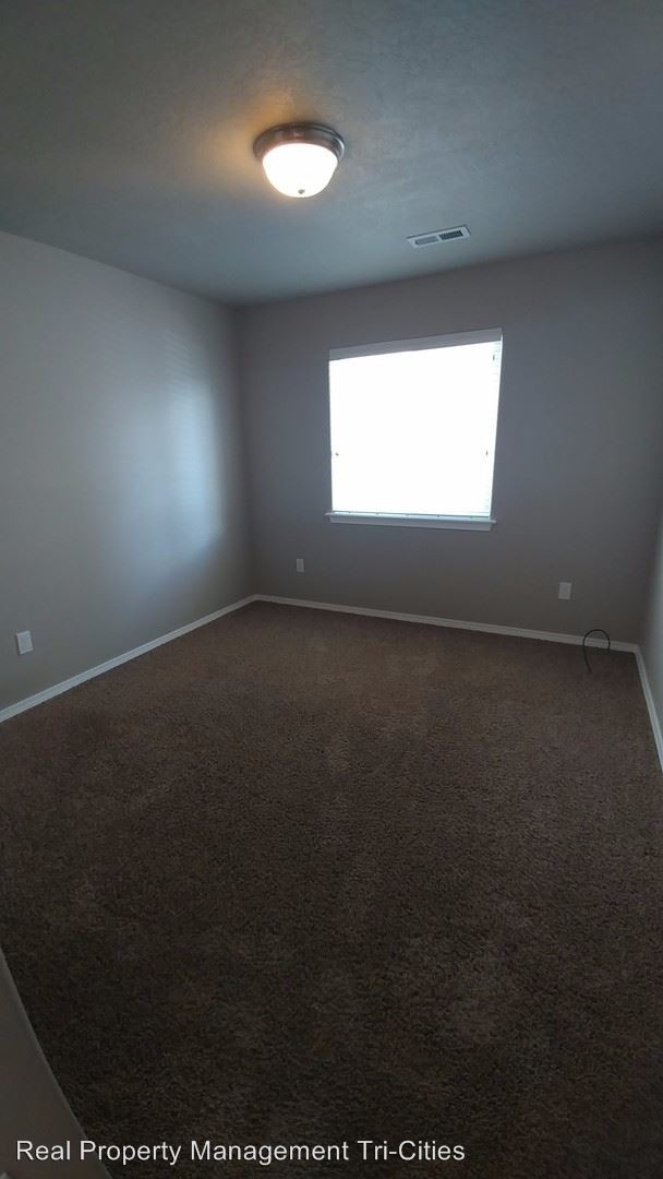 Foto del edificio - 3 br, 2 bath House - 546 Jordan Lane