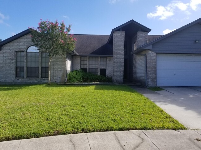 Building Photo - 6925 Fawn Ridge Dr