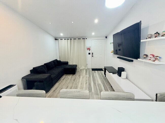 Foto del edificio - 7164 Southgate Blvd