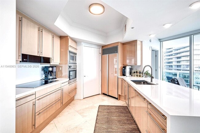 Building Photo - 1000 South Pointe Dr