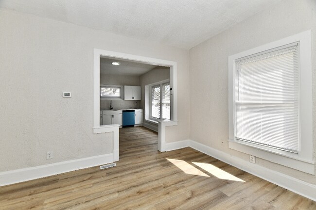 Foto del edificio - 1145 N Belleview Pl