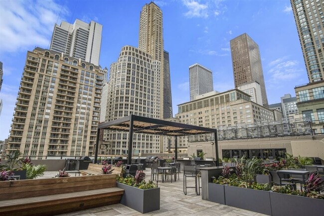 Newly renovated sun deck - 30 E Huron St