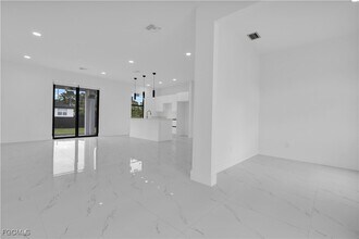 Building Photo - 3202 32nd St W