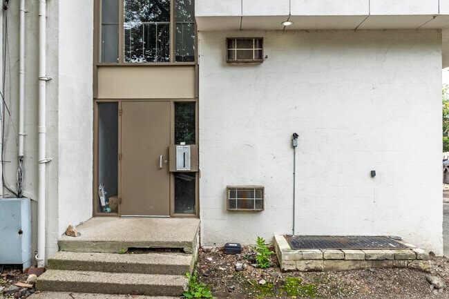 Photo - 323 Packard St Apartments