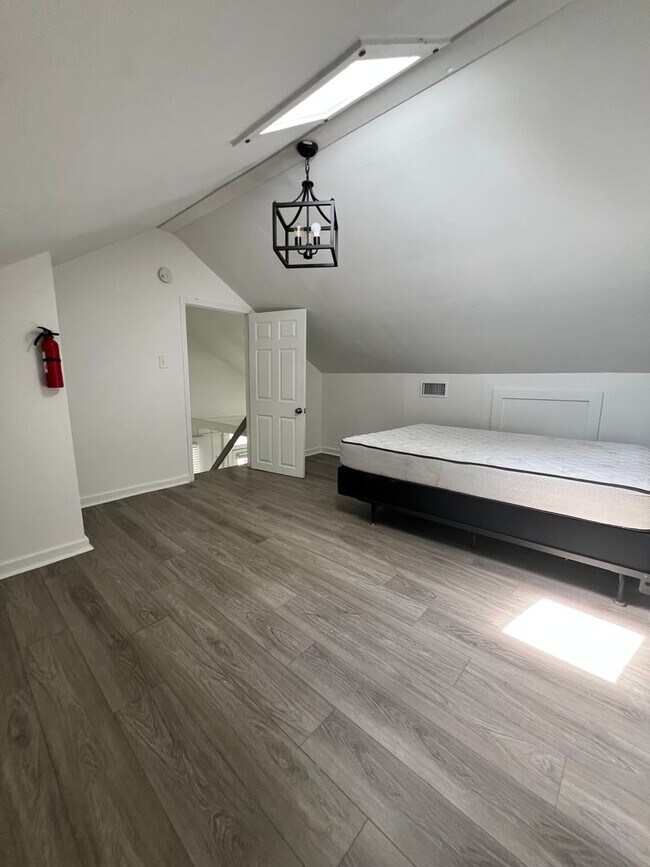 Foto del edificio - 2bd/1ba with New Appliances Near Campus Text 510-631-1171