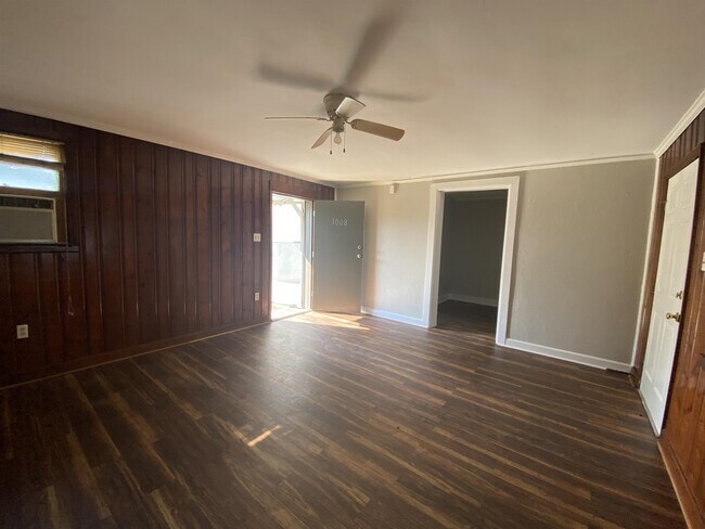 Foto del edificio - 1008 Calhoun St