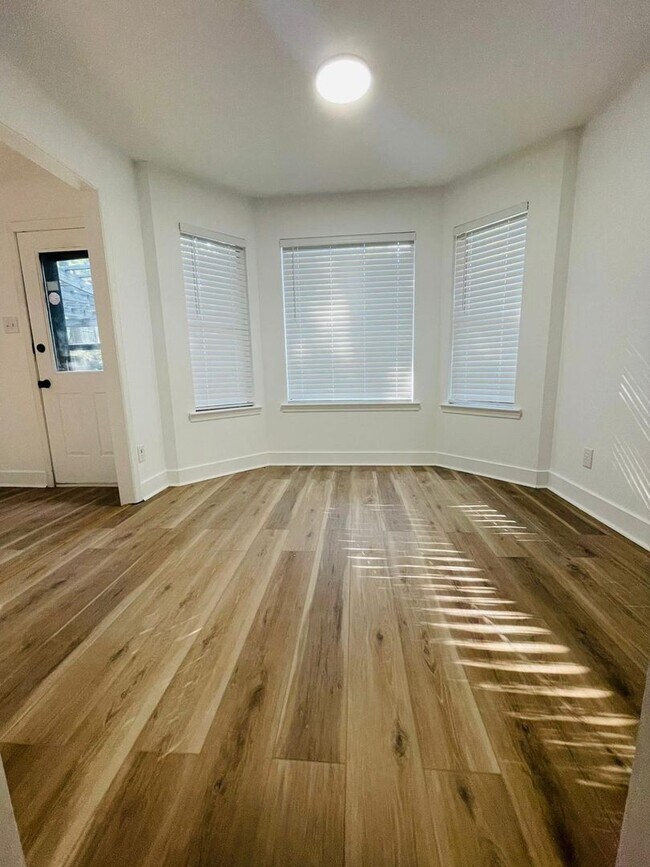 Foto del edificio - 2117 Pear Orchard Dr