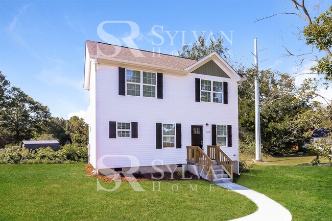 Building Photo - This lovely 3BR, 2.5BA home is move-in ready