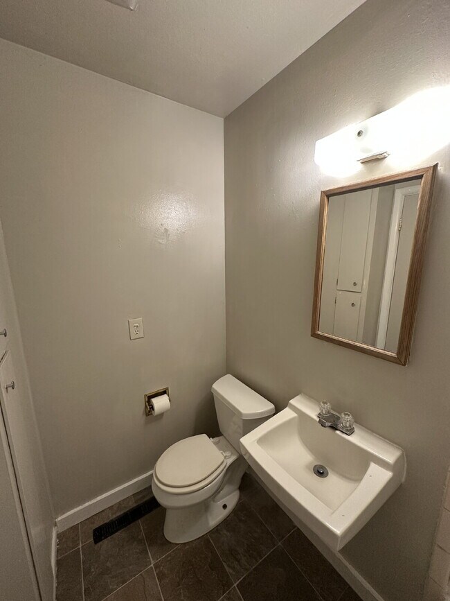 Foto del edificio - 3423 W Good St