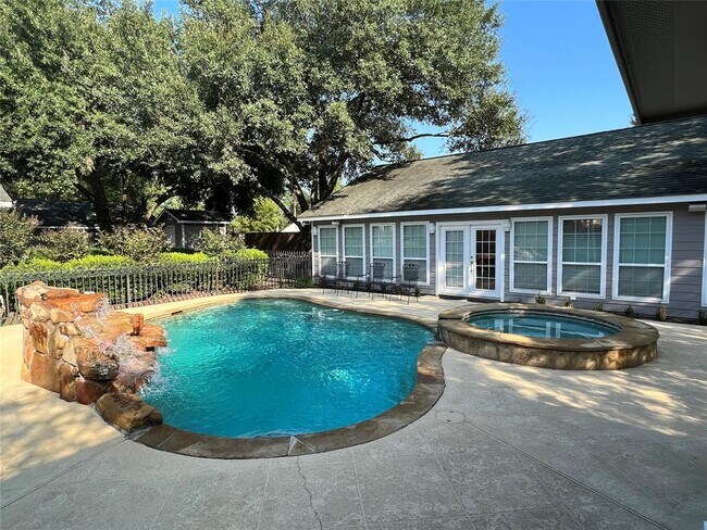 Foto del edificio - 385 County Rd 3704