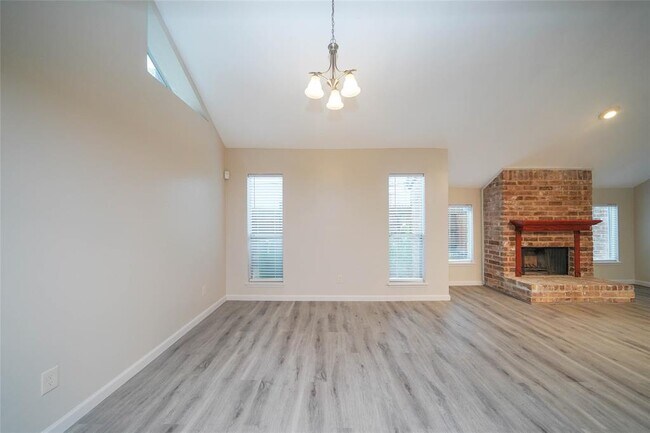 Foto del edificio - 5407 Oakhaven Ln