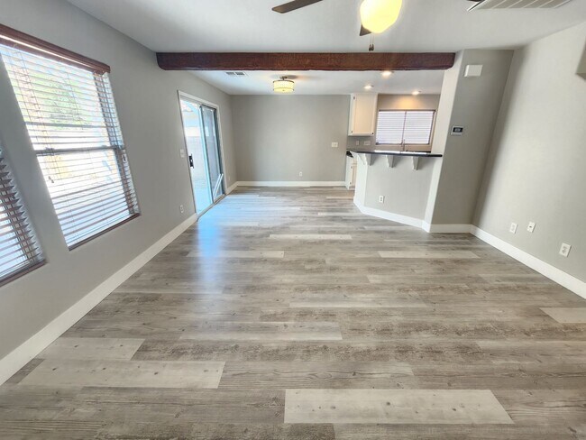 Building Photo - Las Vegas Living: Spacious 3-Bedroom Home ...