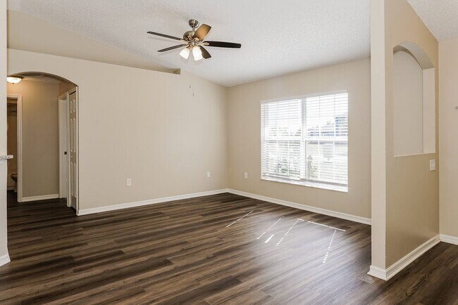Foto del edificio - 2970 Bedford St