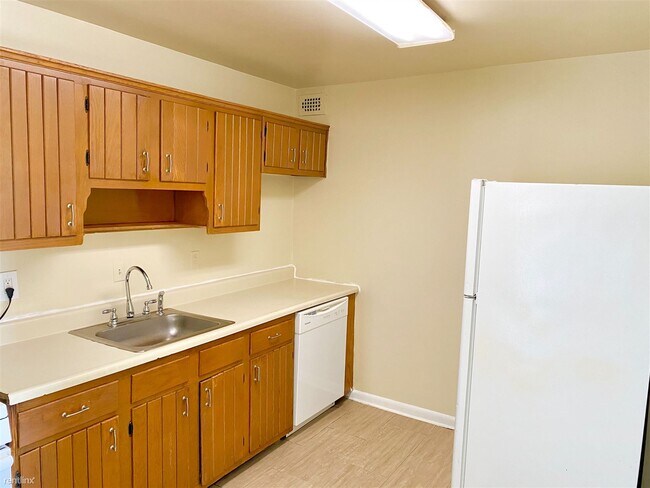 Foto del edificio - 1 br, 1 bath Condo - 3450 Toledo Ter Apt 314