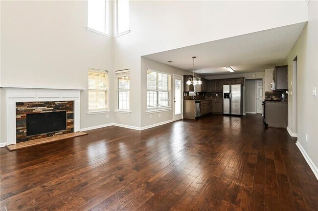 Foto del edificio - 418 Silverleaf Ln