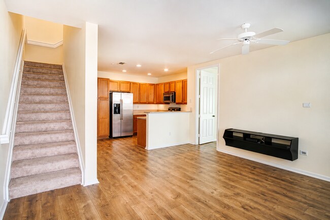 Foto del edificio - 1020 E Longport Cir