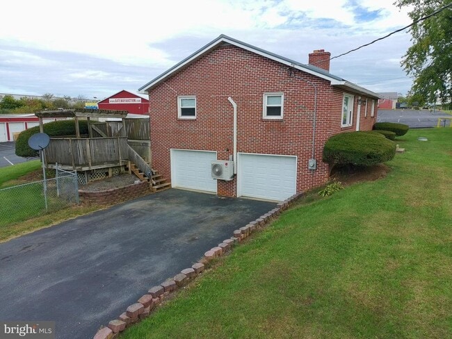 Foto del edificio - 623 Kriner Rd