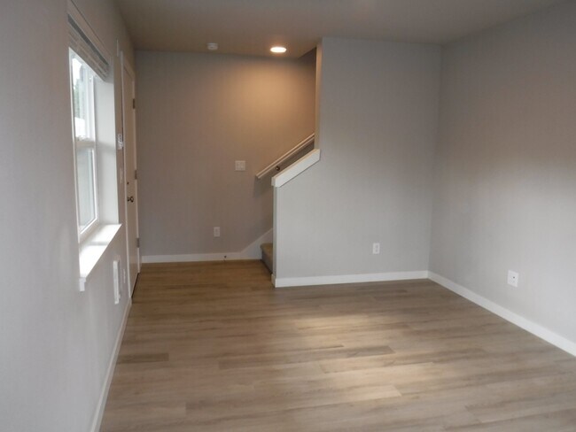 Foto del edificio - 5295 Chehalis Dr N