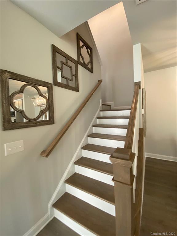 Foto principal - 730 Lyndon Station Dr