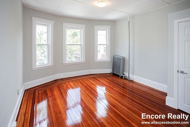 Building Photo - 42 William St