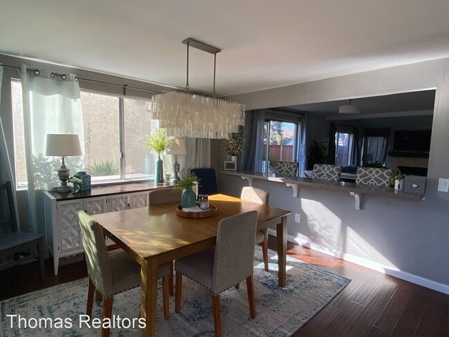 Building Photo - 3 br, 1.5 bath House - 10585 Porto Court