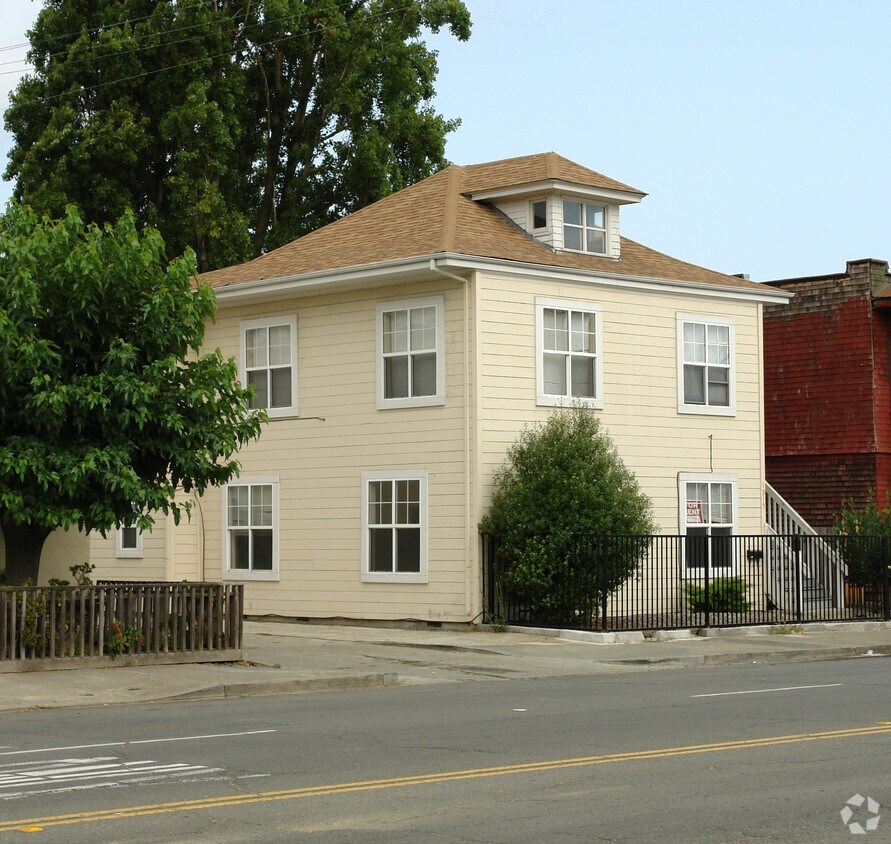 Building Photo - 1315 Sacramento St