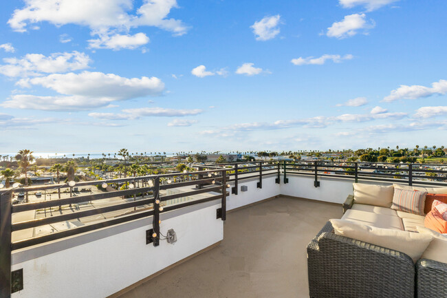 700 sq. ft. rooftop terrace - private to unit - 1554 Vista del Mar Way