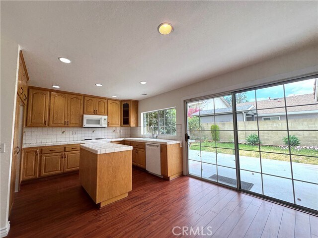 Foto del edificio - 17613 Mapes Ave